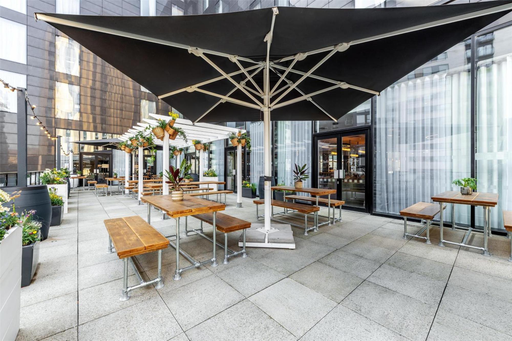 Radisson Hotel Manchester City Centre, A Verified Net Zero Hotel Kültér fotó
