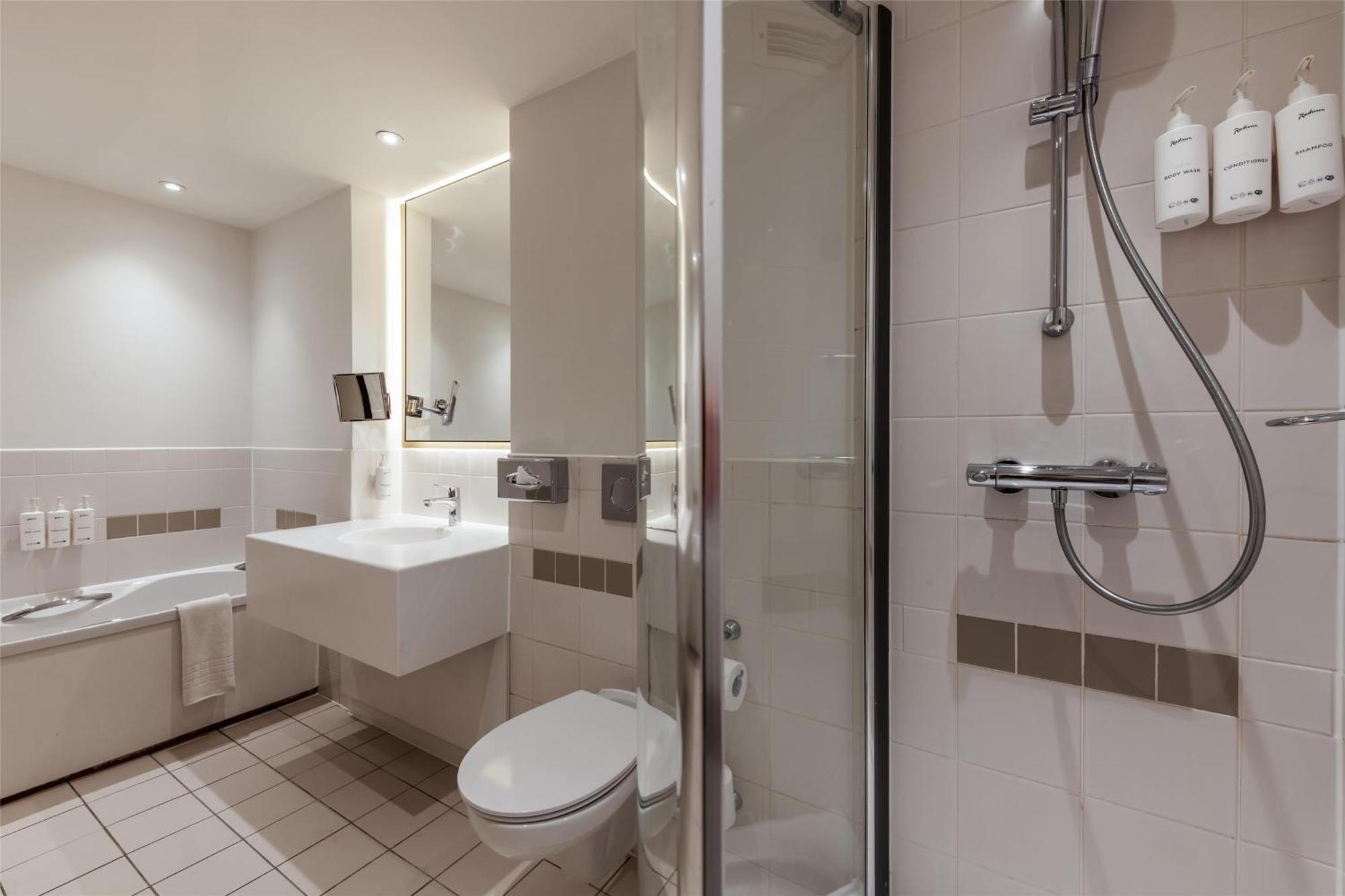Radisson Hotel Manchester City Centre, A Verified Net Zero Hotel Kültér fotó